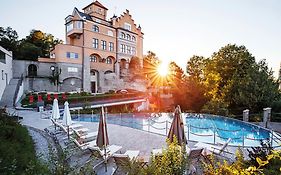 Hotel Schloss Moenchstein